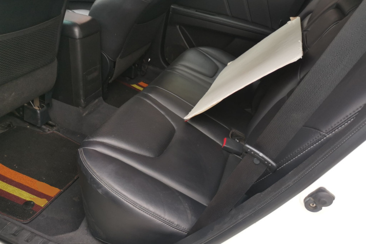 纳智捷 优6 SUV 2016款 1.8T 风尚超值型中控内饰7004