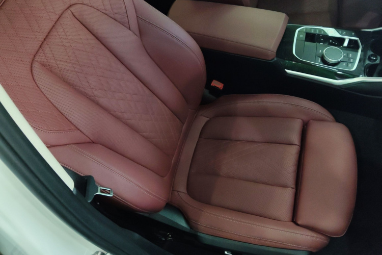 宝马3系 2024款 325Li M运动套装局部细节41