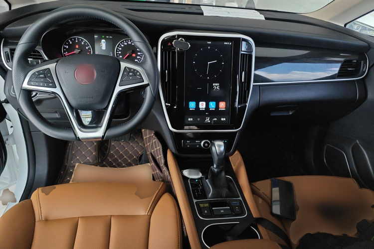 比亚迪 宋MAX 2018款 1.5T 自动智联豪华型 6座中控内饰12