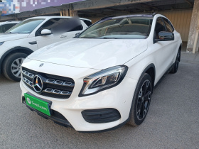 奔驰GLA 2018款 GLA 220 4MATIC 运动型