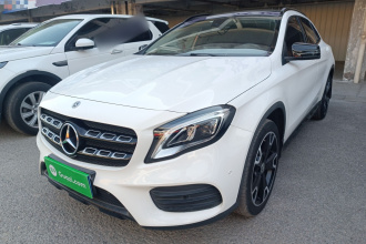 奔驰GLA 2018款 GLA 220 4MATIC 运动型