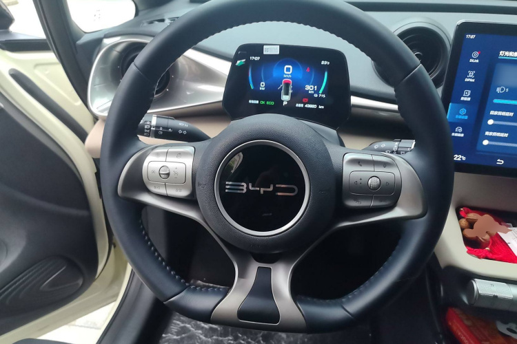 比亚迪 海豚 2023款 420km 时尚版中控内饰13