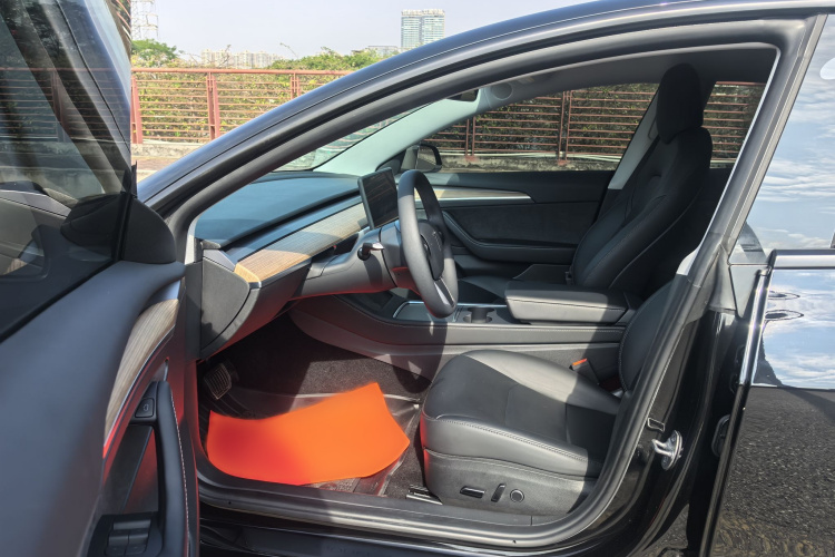 特斯拉 Model 3 2022款 后轮驱动版中控内饰7003