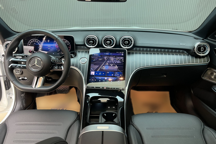 奔驰C级 2025款 C 260 L 皓夜运动版中控内饰7001