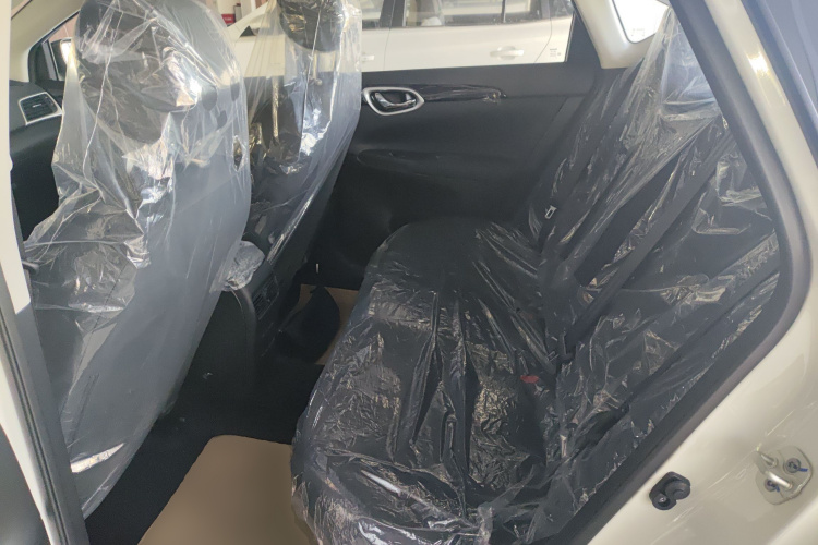 日产 轩逸 2024款 改款三 经典 1.6XE CVT舒适版中控内饰21