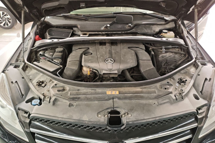 奔驰R级 2015款 R 320 4MATIC 豪华型机舱底盘24