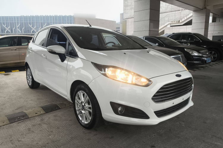 福特 嘉年华 2013款 两厢 1.5L 自动时尚型车身外观6002