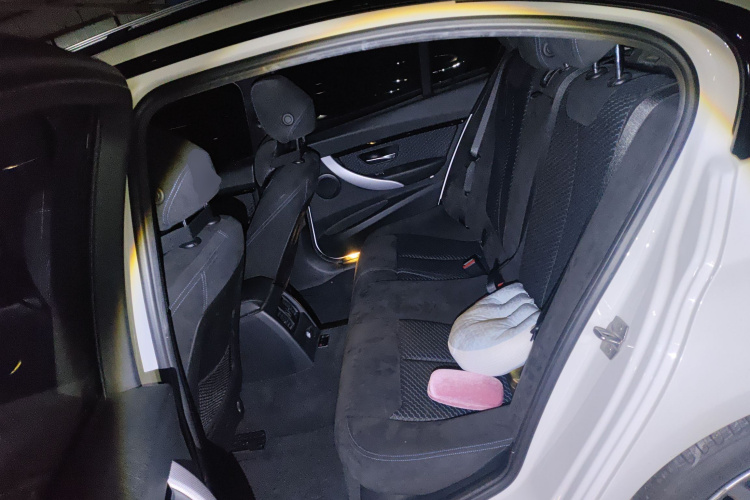 宝马3系 2017款 320i M运动型中控内饰21