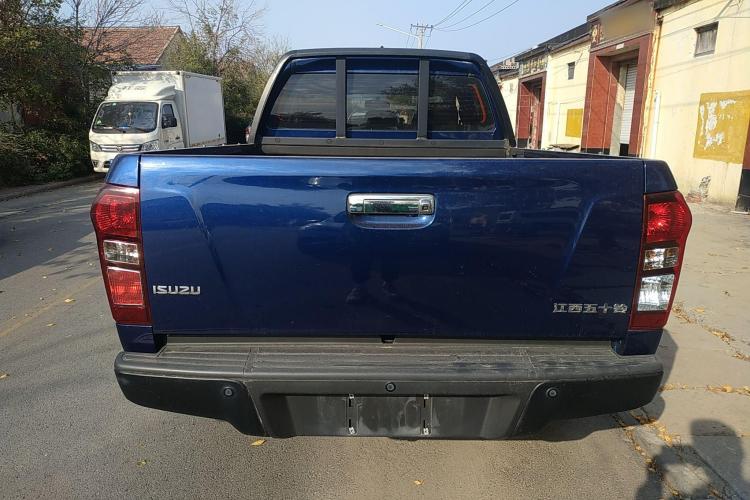 五十铃 铃拓 2020款 2.5T两驱手动领航版 国VI 加长版JE4D25Q6A车身外观6004