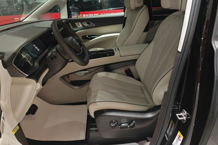 腾势D9 2024款 DM-i 980 四驱旗舰型局部细节19