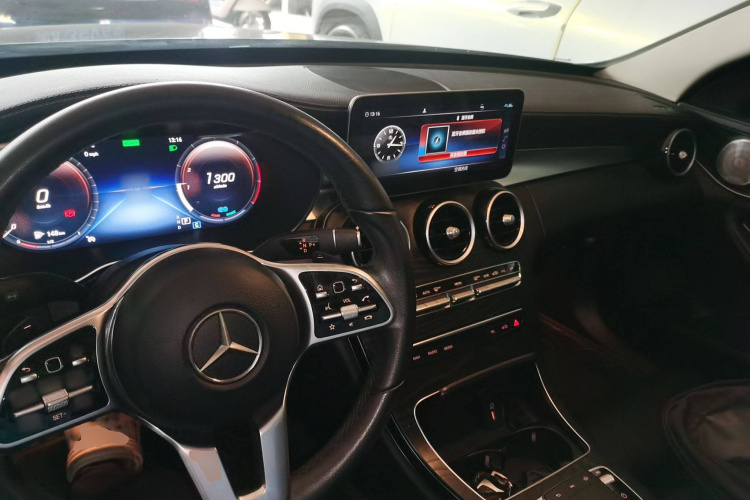 奔驰C级 2019款 改款 C 260 L 运动版中控内饰12