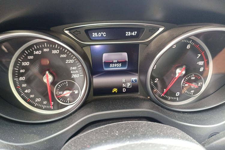 奔驰GLA 2018款 GLA 200 时尚型局部细节14