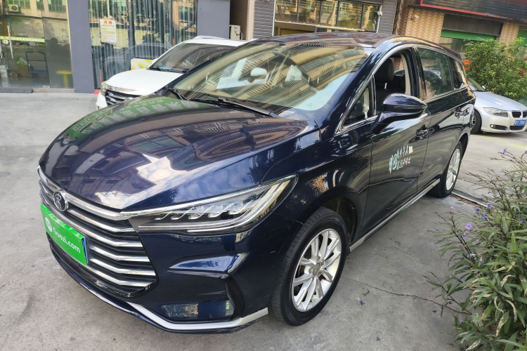 比亚迪 宋MAX 2021款 升级版 1.5T 手动豪华型 7座车身外观1