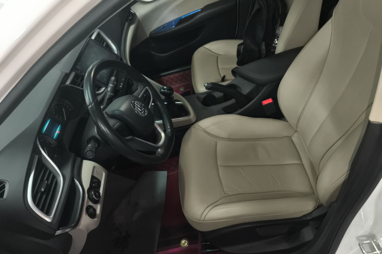 别克 英朗 2018款 15T 手动精英型 国V中控内饰19