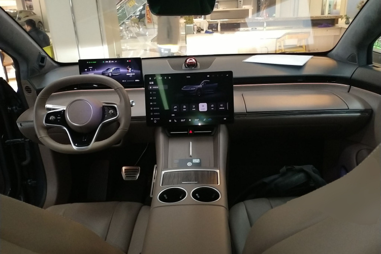 鸿蒙智行 智界R7 2025款 增程 251km Max中控内饰7002