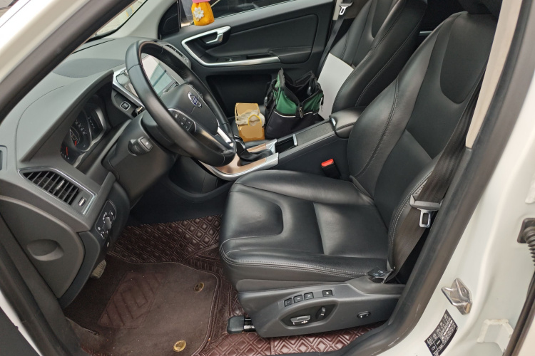 沃尔沃XC60 2017款 T5 智进升级版中控内饰19