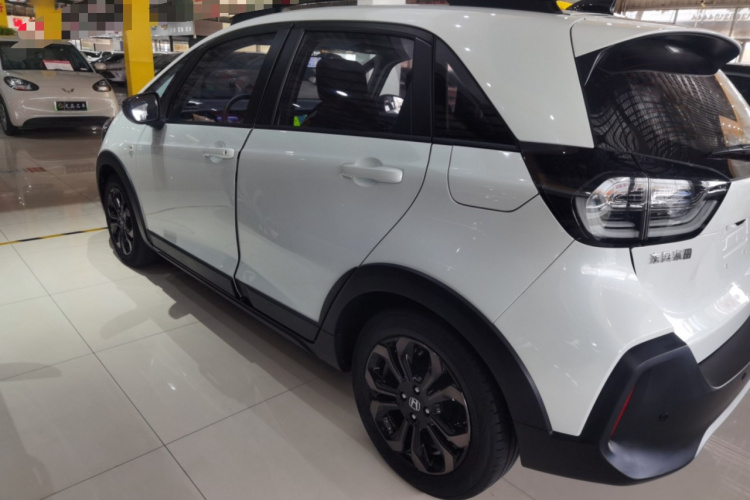 本田 LIFE 2021款 1.5L CVT CRO-SS灵趣版车身外观4