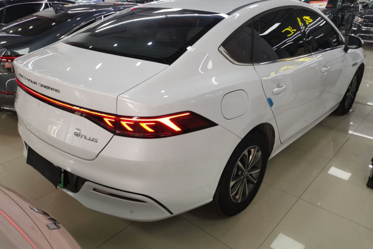 比亚迪 秦PLUS 2024款 荣耀版 DM-i 55KM领先型车身外观7