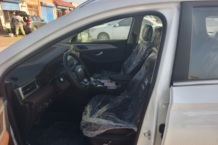 捷途X90 PLUS 2023款 改款 1.6TD DCT别墅 7座中控内饰19