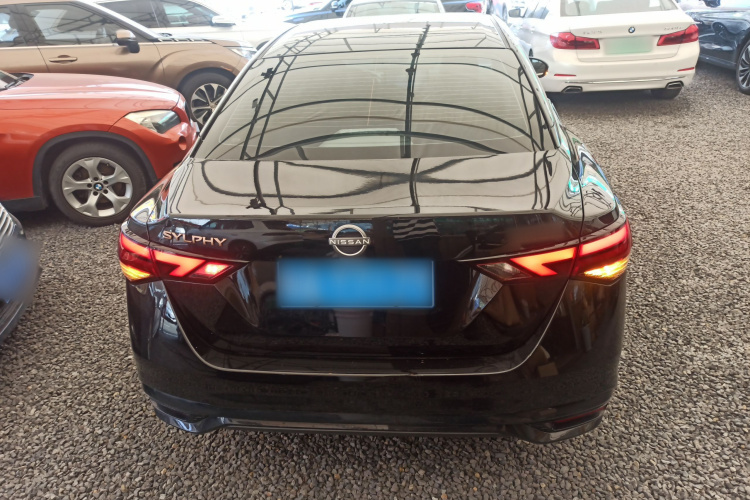 日产 轩逸 2023款 1.6L CVT黑金版车身外观6