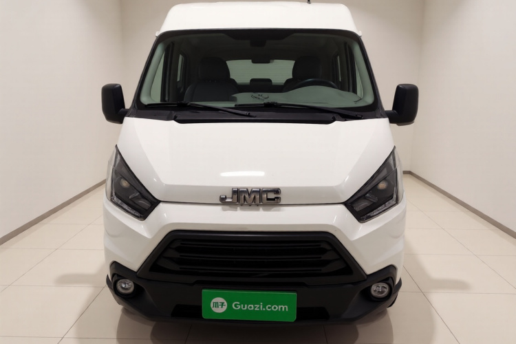 江铃 特顺 2019款 2.8T商运型短轴中顶6座国VI JX493车身外观2