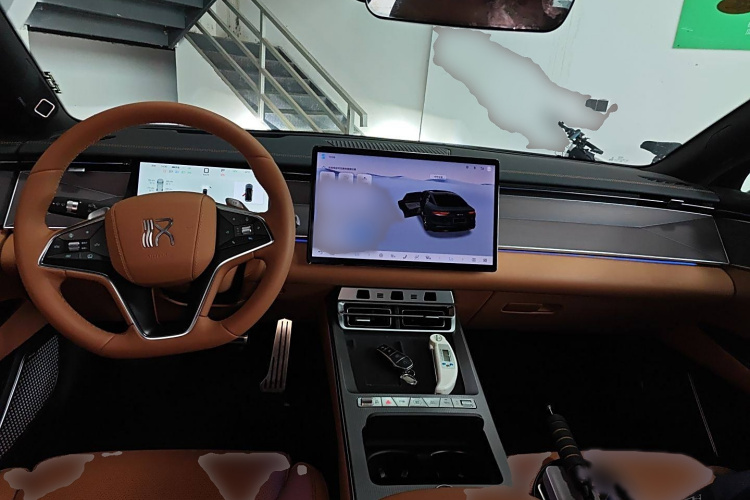 比亚迪 汉L 2025款 DM-p 四驱激光雷达旗舰型中控内饰7002