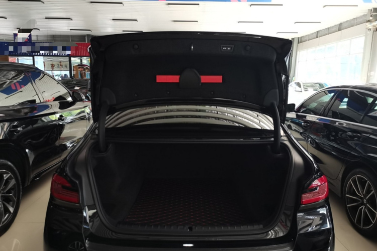 宝马5系 2022款 改款 530Li 领先型 M运动套装局部细节23