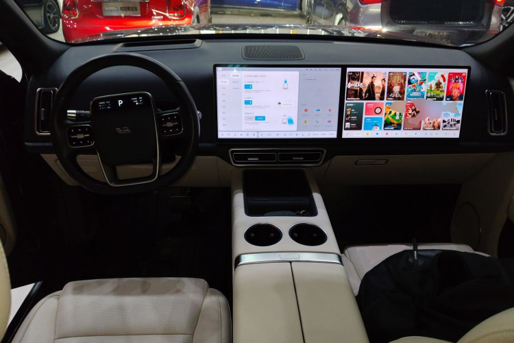 理想汽车 理想L8 2023款 Max中控内饰7002
