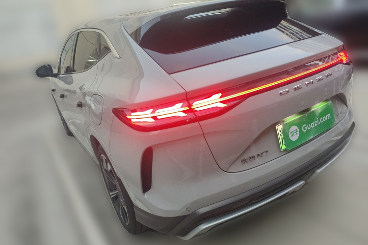 腾势N7 2023款 长续航性能版车身外观5