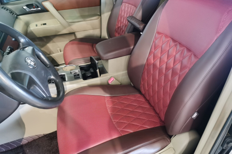 丰田 汉兰达 2012款 2.7L 两驱7座精英版中控内饰19