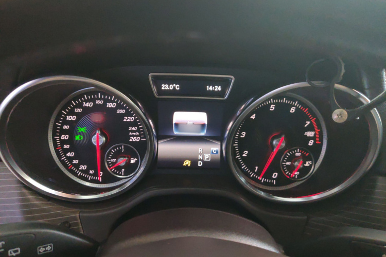 奔驰GLE 2018款 GLE 320 4MATIC 豪华型臻藏版局部细节14