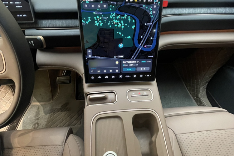 蔚来ES6 2024款 75kWh中控内饰7004