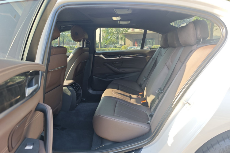 宝马5系 2020款 525Li M运动套装中控内饰7004