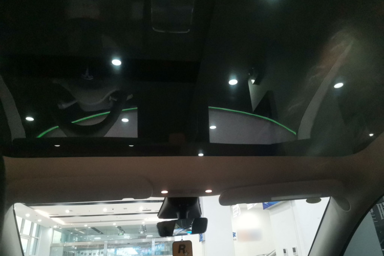 特斯拉 Model Y 2023款 长续航全轮驱动版中控内饰22