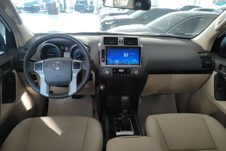 丰田 普拉多（平行进口） 中控内饰7002