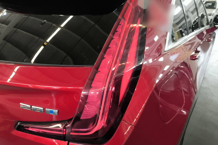 凯迪拉克XT4 2024款 28T 两驱豪华型车身外观9