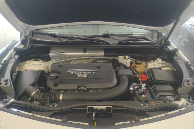 凯迪拉克XT4 2020款 改款 28T 两驱技术型机舱底盘24