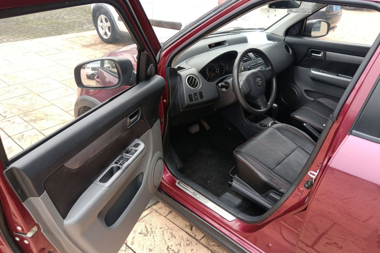 铃木 雨燕 2013款 1.5L 自动20周年限量版中控内饰20