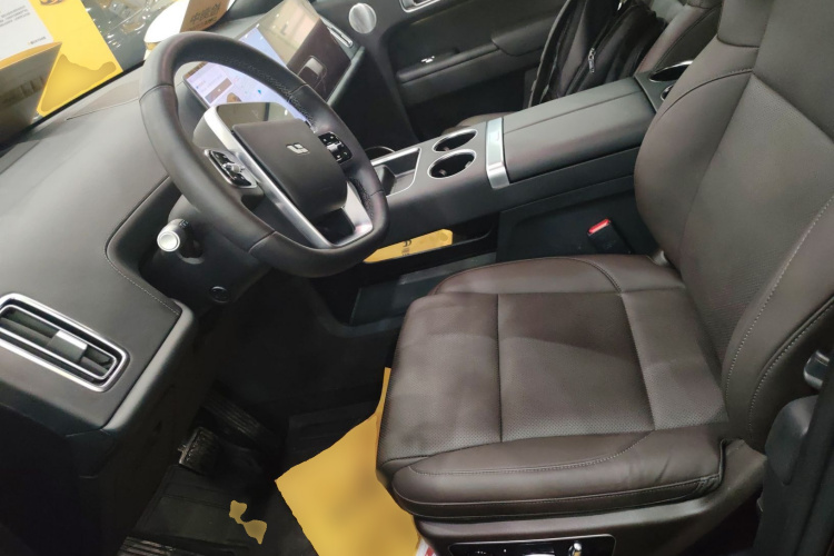 理想汽车 理想L9 2022款 Max中控内饰19