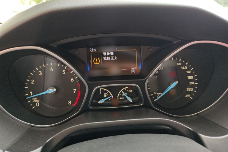 福特 福克斯 2017款 两厢 EcoBoost 180 自动精英型局部细节14