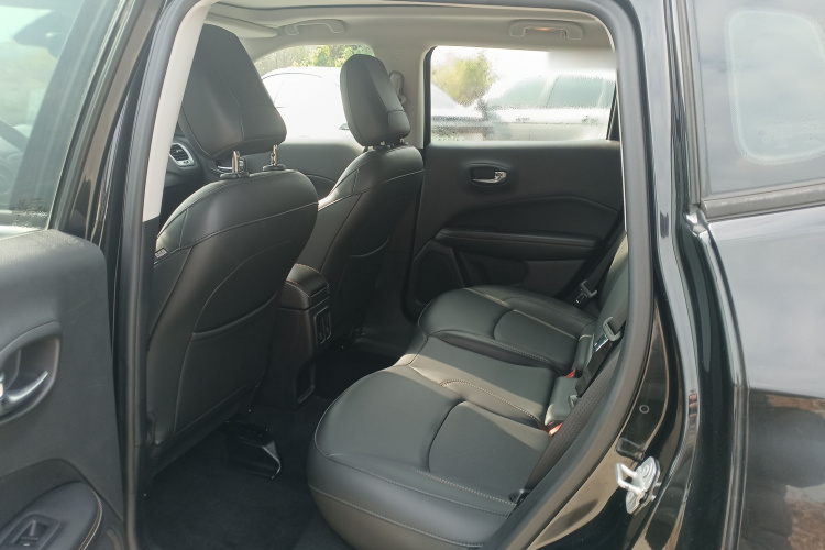 Jeep 指南者 2017款 200T 自动家享版中控内饰21