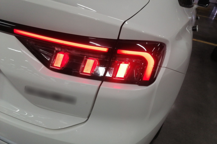 福特 蒙迪欧 2022款 改款 EcoBoost 245 豪华型车身外观9