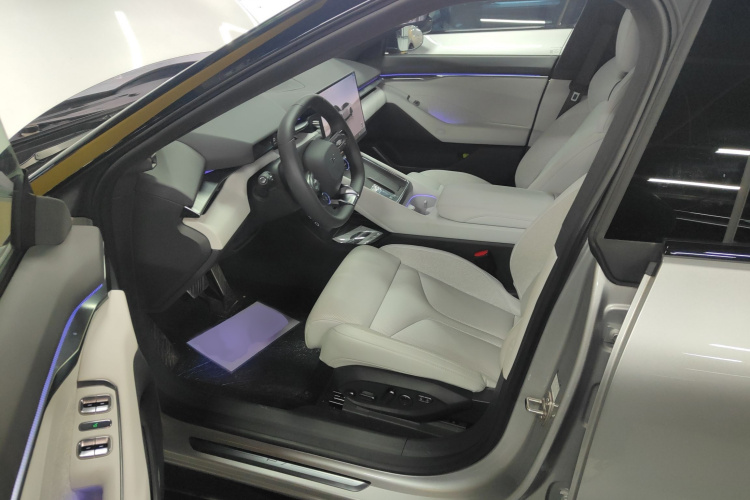 小鹏P7 2025款 702 长续航 Ultra局部细节19