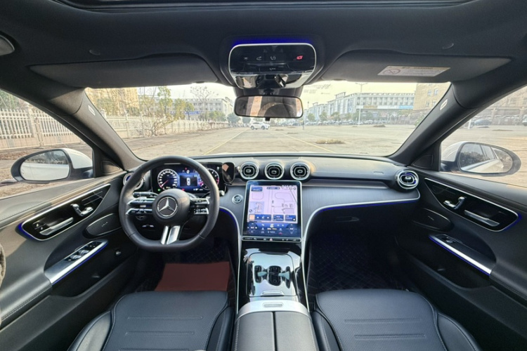 奔驰C级 2023款 C 260 L 运动版中控内饰7006