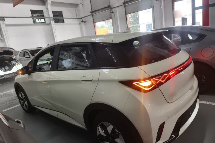 比亚迪 海豚 2025款 420km 自由版车身外观4