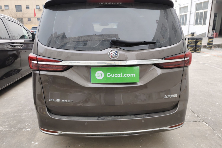 别克GL8 2021款 陆上公务舱 652T 舒适型车身外观6
