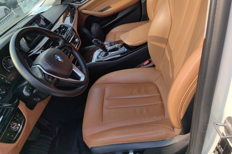 宝马5系 2018款 528Li 上市特别版中控内饰19