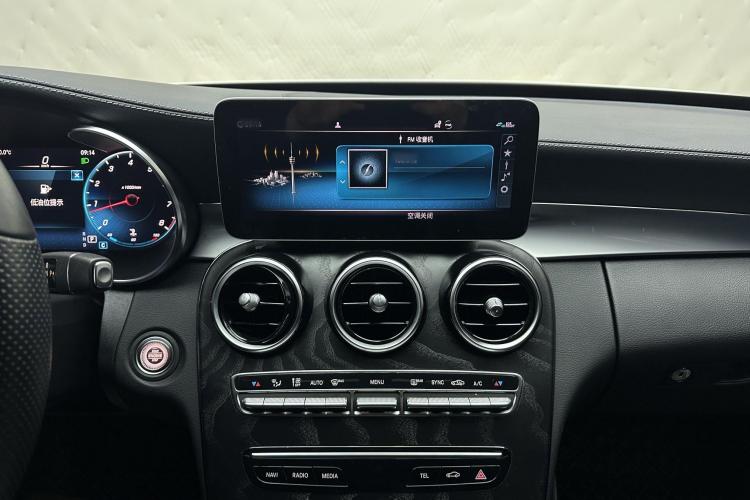 奔驰C级 2020款 C 200 L 时尚型运动版中控内饰7003