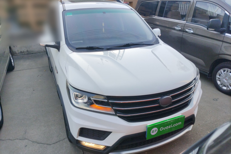 SWM斯威汽车 SWM斯威X3 2021款 1.5L 手动舒适型 7座车身外观2