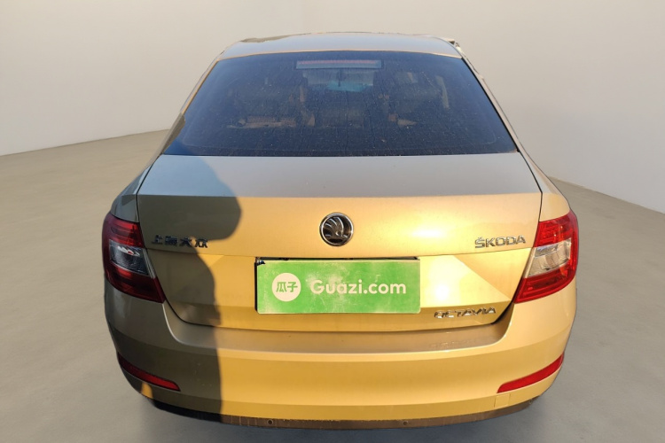 斯柯达 明锐 2015款 1.6L 手动逸杰版车身外观6